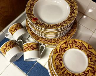 Dinnerware Set