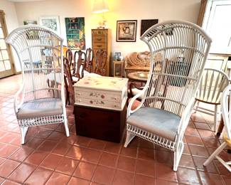 Pair of Vintage White Cocoon Chairs 