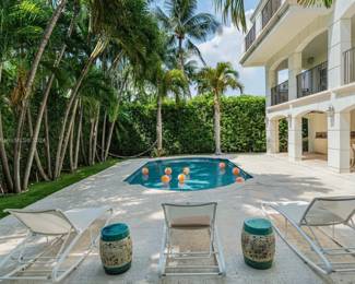 Outdoor Lounges by Jaavan Patio