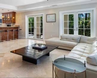 Italian Leather Sofa Label says Abito Carattere Italiano 100% Hand Made in Italy by Gamma International