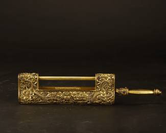 Highly Ornate and RARE Gilt Bronze Chinese Lock, depicting dragons and auspicious cloud designs
Dimensions:Height:7cm Length:32cm 