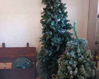 Several Christmas trees to choose from pre-lit