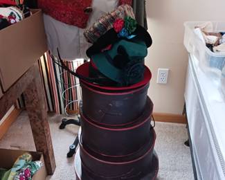 Vintage hats and hat boxes