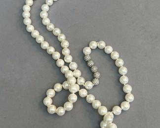 Faux Pearls and Rhinestones Necklace 