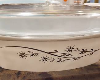 Vintage Pryex Honey Suckle Casserol with lid (lid has small chip)