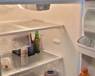 Electrolux refrigerator with top freezer, made in the USA 2005