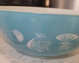 Vintage 1958 Pyrex Cinderella Balloon Bowl #444