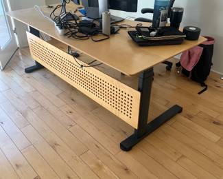 Modern desk that goes up or down