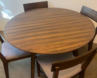 Small game table & chairs or kitchen table for a smaller space