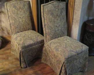 Skirted Parsons chairs