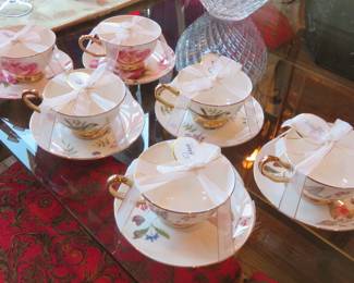 Cup and saucer sets
