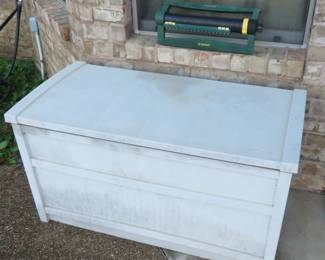 Deck storage box
