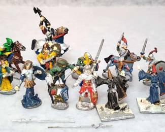 MB013 Vintage Dungeons and Dragons Game Piece Figures
