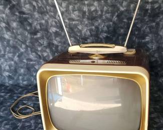 NG702 1957 Philco Transitone TV
