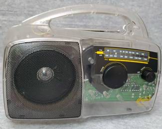 MB007 Freeplay Windup Self Powered AM FM Portable Radio