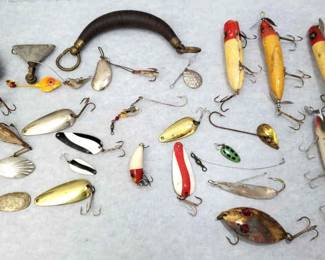 MB110 Vintage Fishing Lures and Sinkers