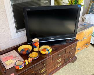 HOPE CHEST, POTTERY, TV