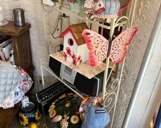 GARDEN DECOR, 1 OF 2 SHELVES