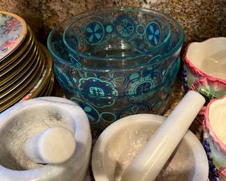 MORTAR AND PESTLES, VINTAGE PYREX BOWLS