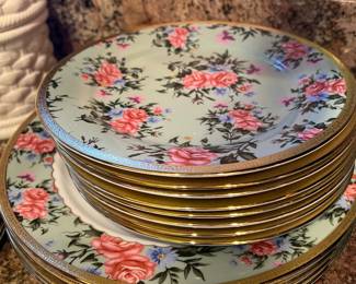 CUTE CHINTZ SALAD AND DINNER PLATES