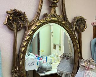 OVAL WALL MIRROR