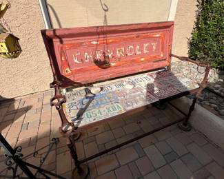 UNIQUE TAILGATE/LICENSE PLATE GARDEN BENCH