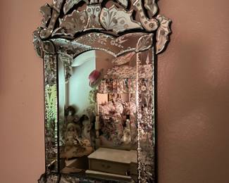VENITIAN STYLE WALL MIRROR