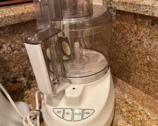 CUISINART FOOD PROCESSOR