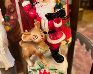 Vintage Christmas Decor - missing music box portion
