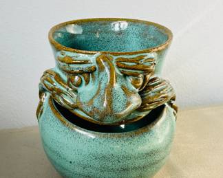 Pottery Egg Separator 