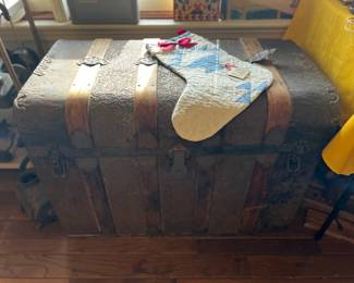 Antique trunk with inserts