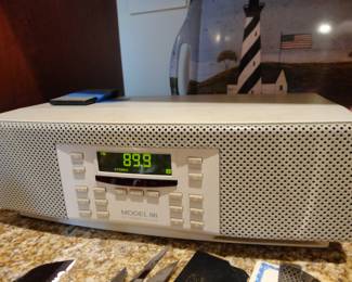 Model 88 by Henry Kloss Radio