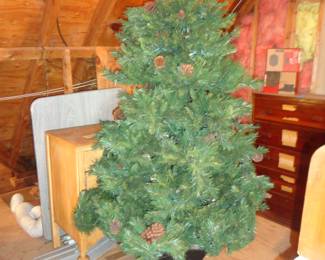 Beautiful Full Tree - Don't you need one to decorate this weekend??