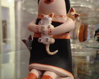 Navajo Storyteller figurine/Phyllis Nez