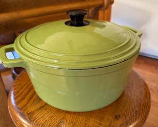 Martha Stewart porcelinzed cast iron dutch oven(great for sour dough makers)
