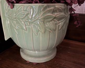 Hull large pottery planter