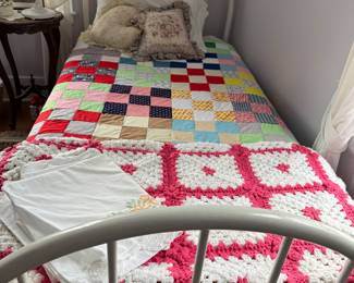 TWIN METAL BED WITH BEAUTIFUL LINENS AND RETRO QUILT