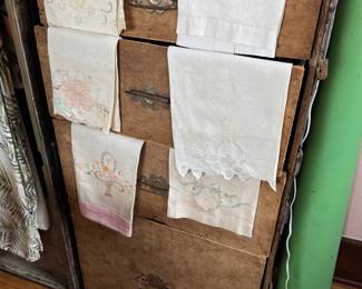 other side of the antique trunk