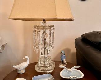 Vintage glass lamps (pair)
Porcelain figurines 