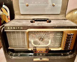 Vintage Zenith Short Wave Radio