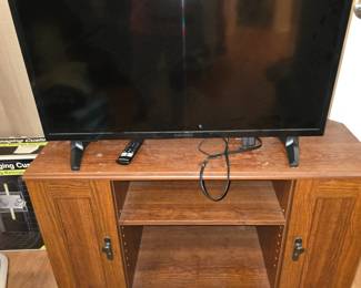 Oak Credenza - Insigina TV