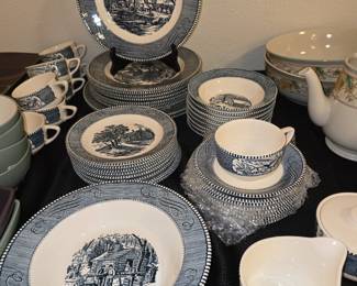 Currier & Ives Dish Set