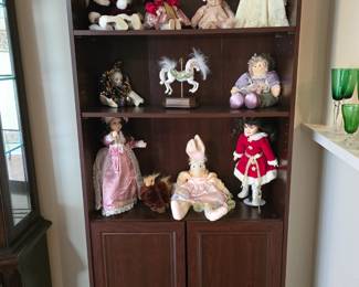 Bookshelf - Dolls