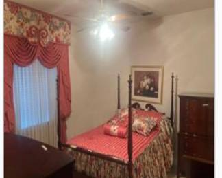 Antique real wood 4 poster bedroom set