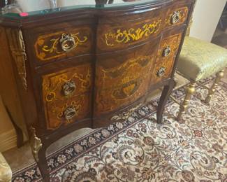 Louis XVI chest with inlaid wood and bronze