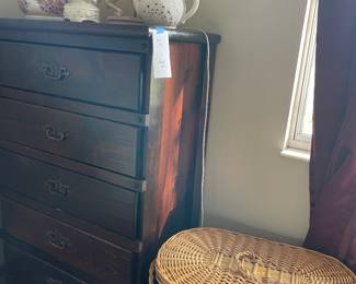 Cottage style decor and wicker hamper 