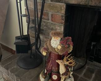 Fireplace set and more Santa’s! 