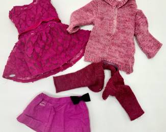 2 American Girl Dolls With American Girl Brand Clothing (Over 15 Pieces)
Lot #: 21