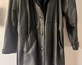 Vintage KC Direct Genuine Leather Men's Coat With Hood & Belt, Size Large
Lot #: 98