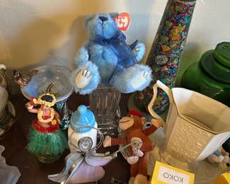 little objects to help decorate the house